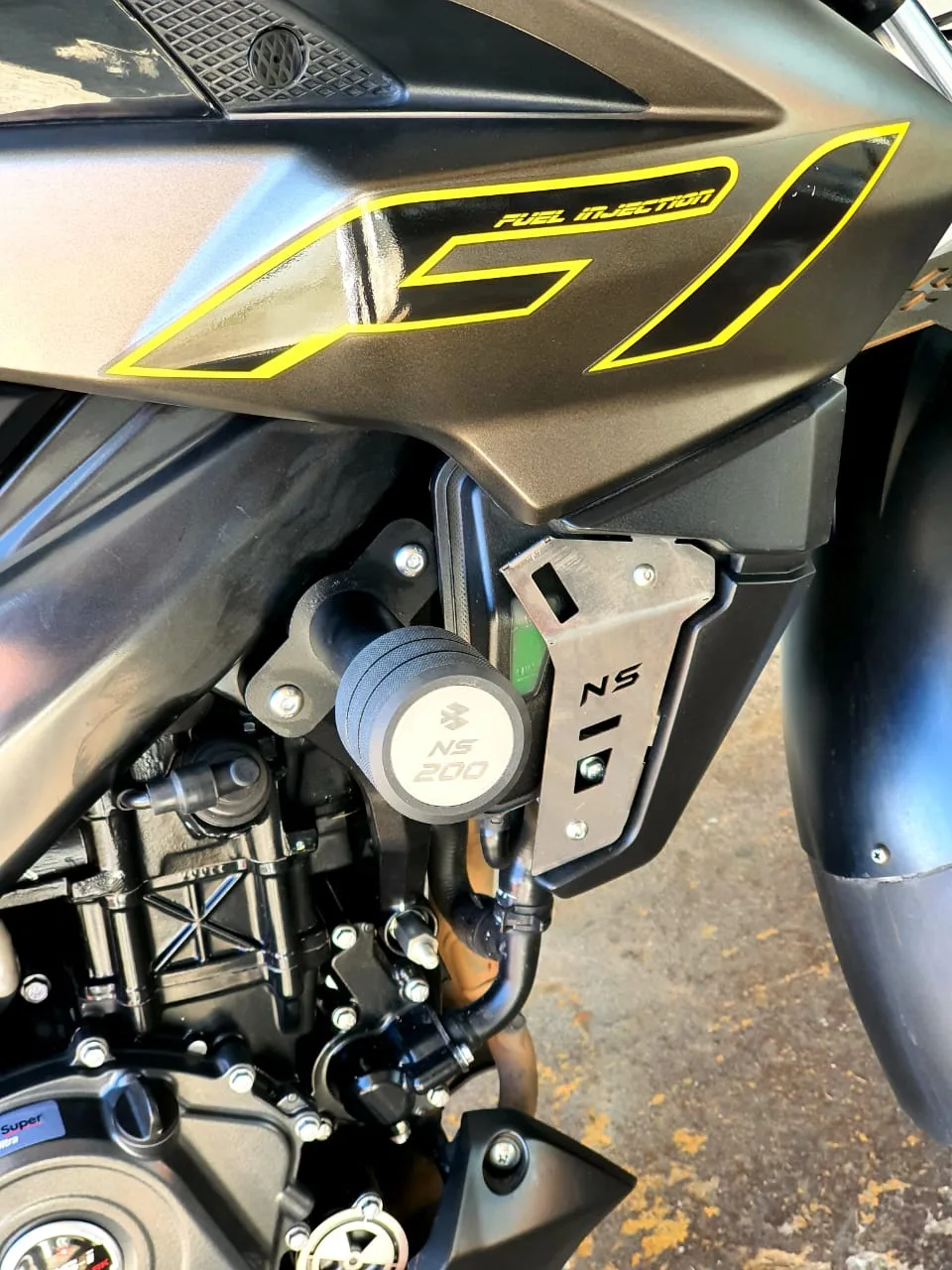 Sliders Anticaída de Motor NS200 - Con Logo