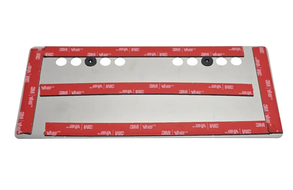 PORTA PLACA FLOTANTE 3M